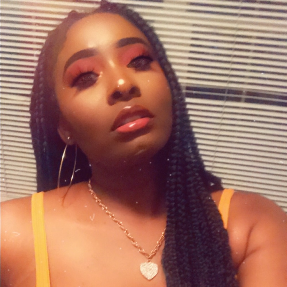 Meet your Posher, Nancy